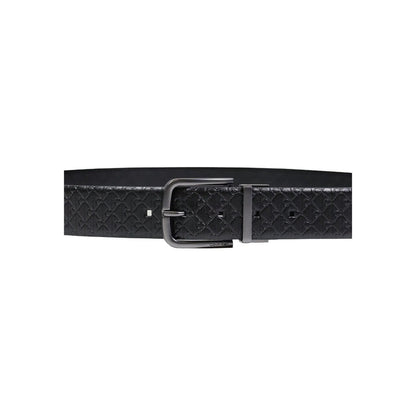 Image 2 : Détail de la boucle gunmetal rectangulaire de la ceinture Calvin Klein homme cuir noir embossé — Delvale