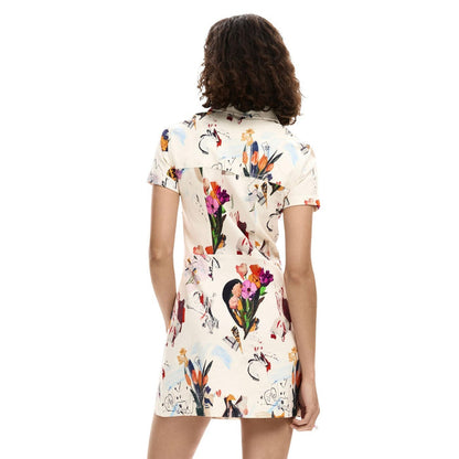 Image 3 : Vue d'ensemble de la robe courte Desigual imprimé fleuri coloré sur fond crème, coupe chemise ajustée longueur mini — Delvale